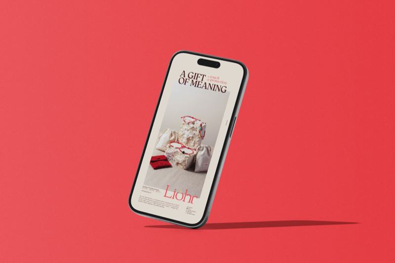 Cadeaux social campaign on a phone